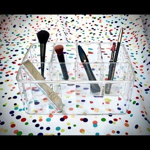 5 compartment acrylic organizer